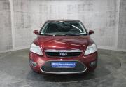 Красный Ford Focus 2.0 AT (145 л.с.) 2008 фото 1