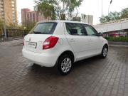 белый Skoda Fabia 1.2 MT (70 л.с.) 2013 фото 17