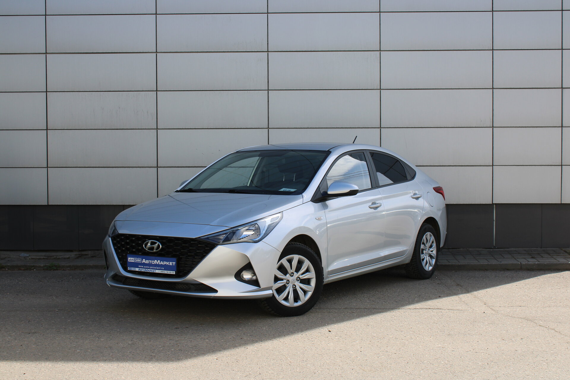 Серый Hyundai Solaris 1.6 AT (123 л.с.) 2021
