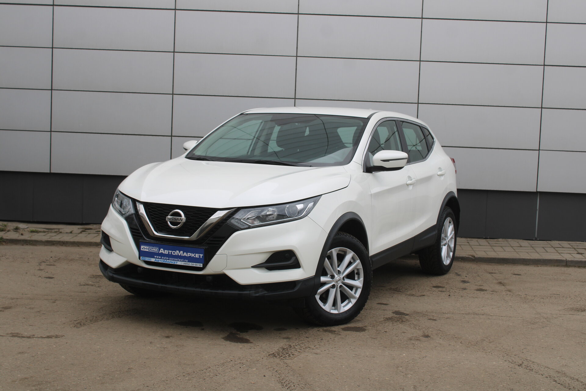 Белый Nissan Qashqai 2.0 CVT (144 л.с.) 4WD 2021