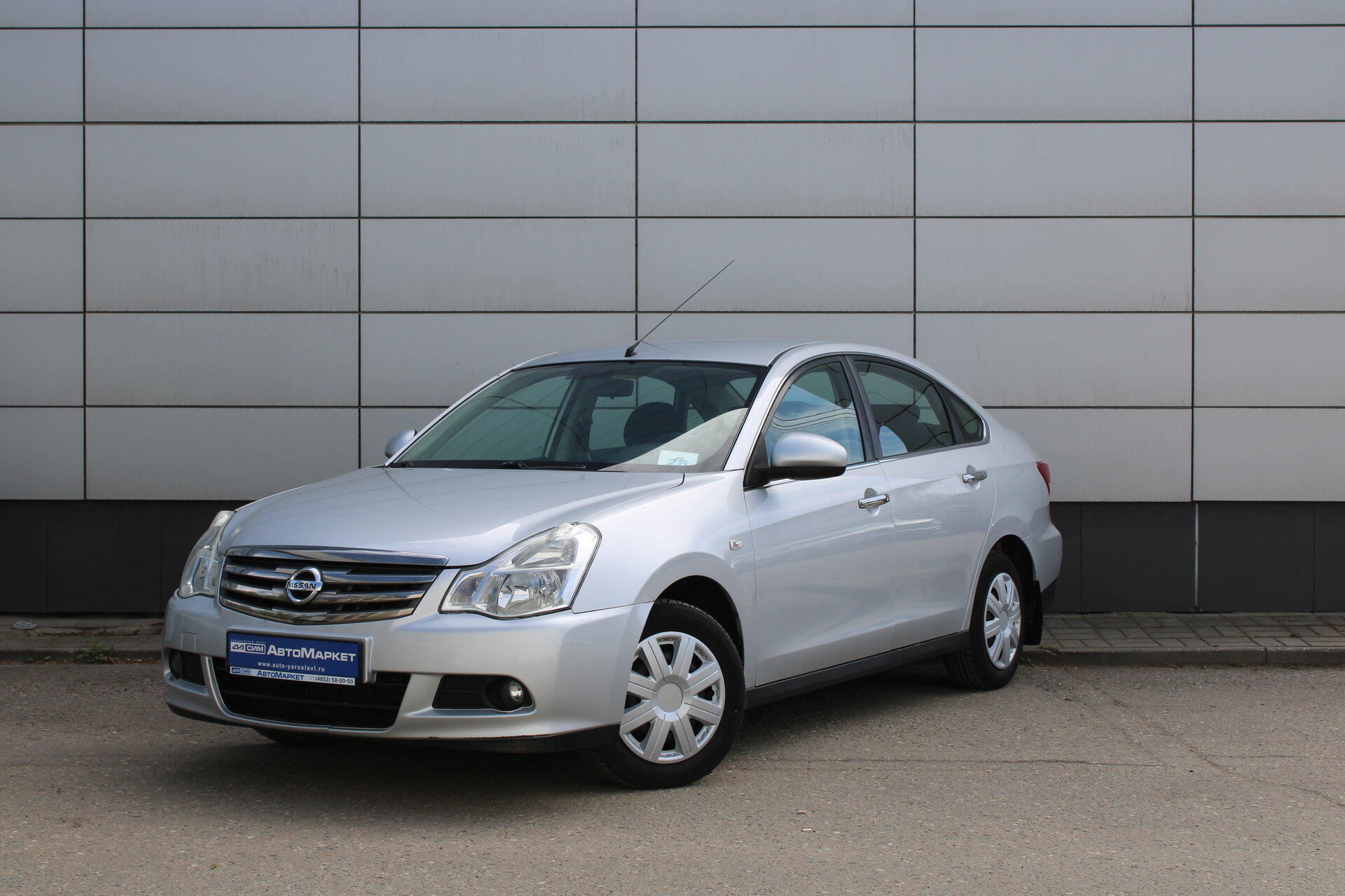 Серый Nissan Almera 1.6 AT (102 л.с.) 2014