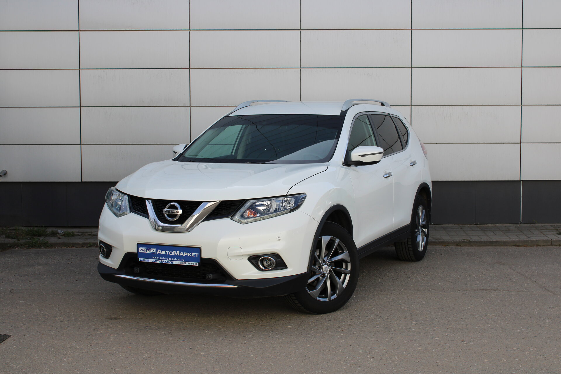 Белый Nissan X-Trail 2.0 CVT (144 л.с.) 4WD 2018