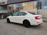 белый Skoda Octavia 1.2 MT (105 л.с.) 2013 фото 2