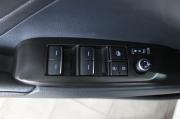 белый Toyota Camry 2.5 AT (200 л.с.) 2021 фото 11