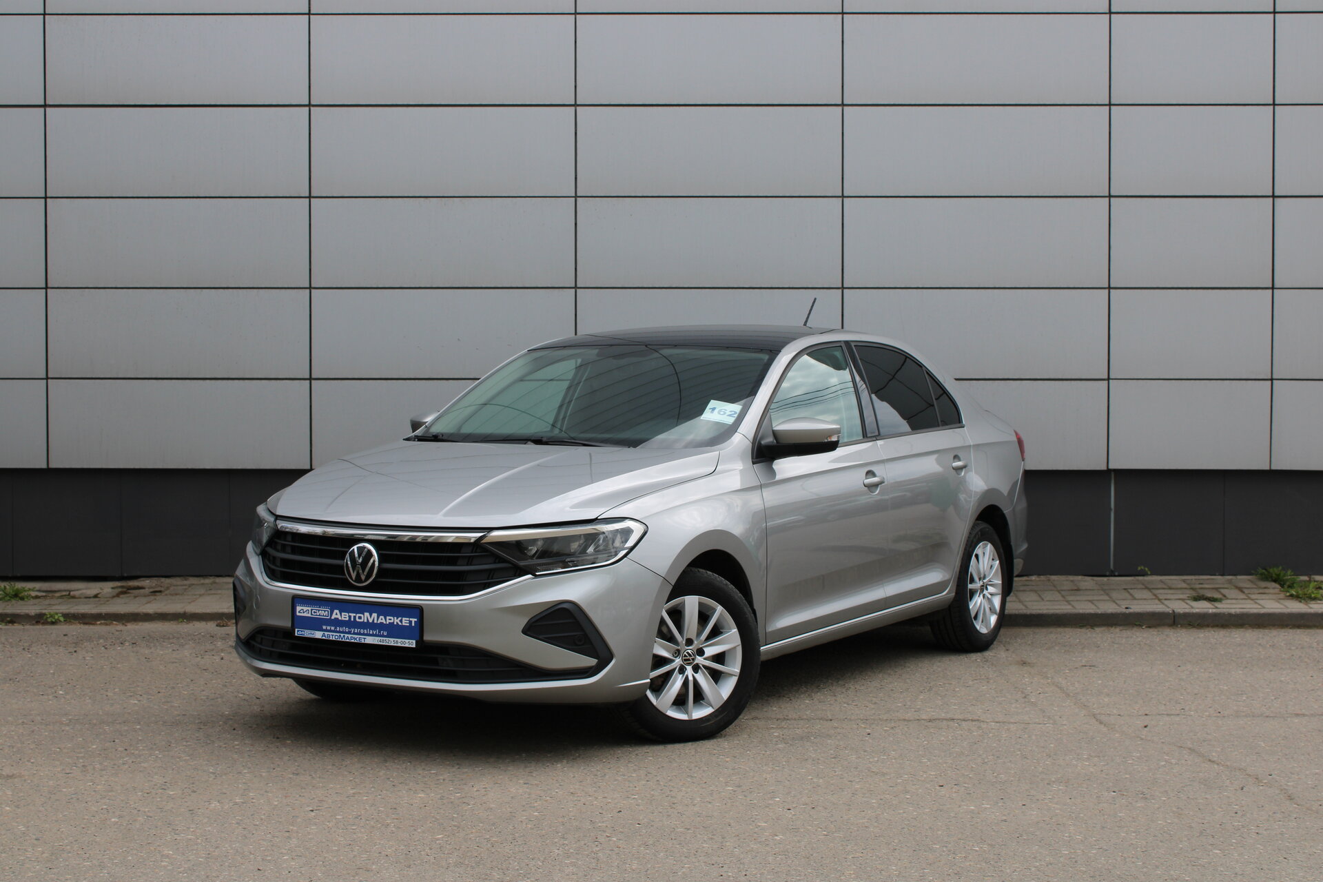 Серый Volkswagen Polo 1.6 AT (110 л.с.) 2021