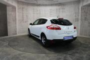 Белый Renault Megane 1.6 MT (106 л.с.) 2012 фото 7