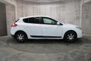 Белый Renault Megane 1.6 MT (106 л.с.) 2012 фото 3