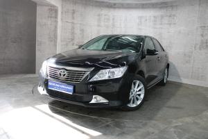 Черный Toyota Camry 2.5 AT (181 л.с.) 2014