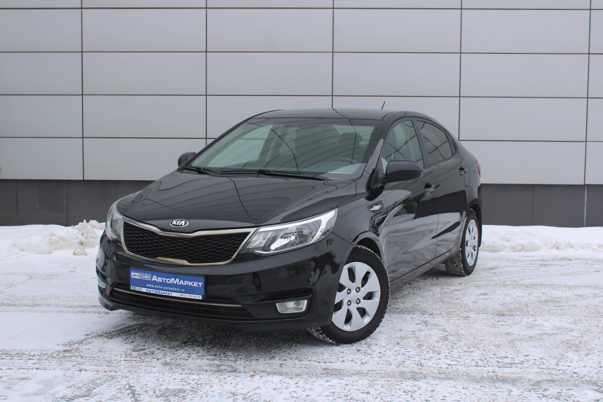 Черный Kia Rio, III Рестайлинг 1.4 MT (107 л.с.) 2016