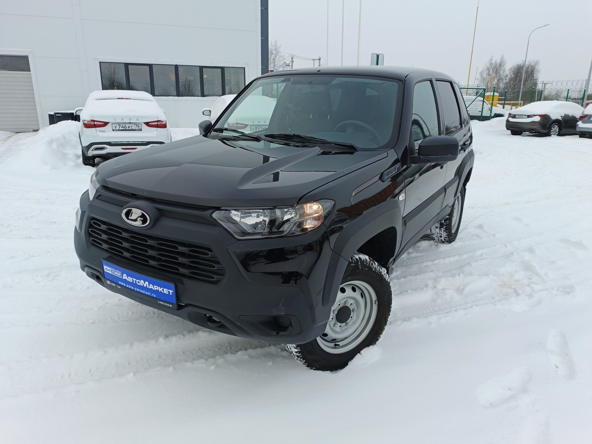 Черный Lada (ВАЗ) Niva Travel 1.7 MT (80 л.с.) 4WD 2024
