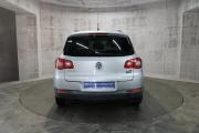 Серый Volkswagen Tiguan 1.4 MT (150 л.с.) 4WD 2009 фото 6