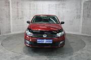 Красный Volkswagen Polo 1.6 MT (90 л.с.) 2018 фото 1