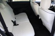 Белый Mitsubishi Outlander 2.0 CVT (147 л.с.) 2010 фото 11