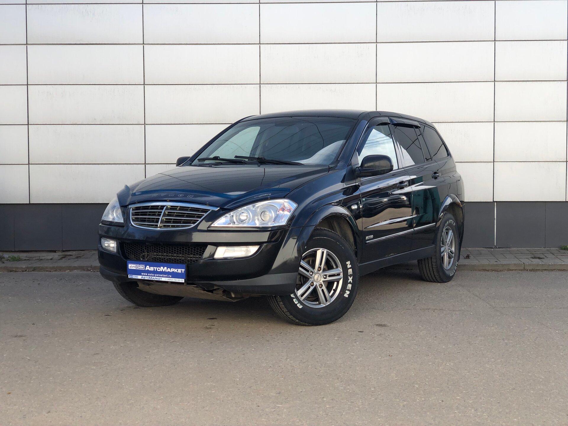 Черный SsangYong Kyron 2.3 MT (150 л.с.) 4WD 2011