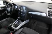 Черный Audi Q5 2.0d AMT (170 л.с.) 4WD 2011 фото 10