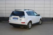 Белый Mitsubishi Outlander 2.0 CVT (147 л.с.) 2010 фото 5