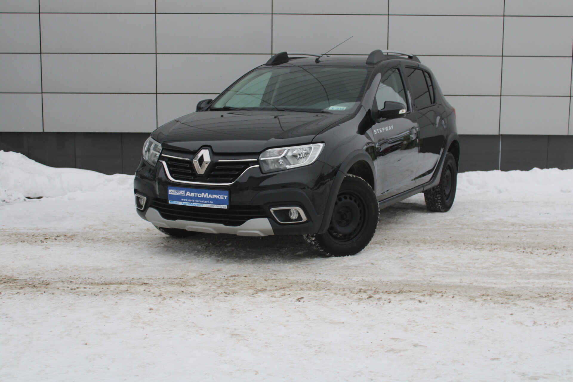 Серый Renault Sandero Stepway 1.6 MT (82 л.с.) 2018