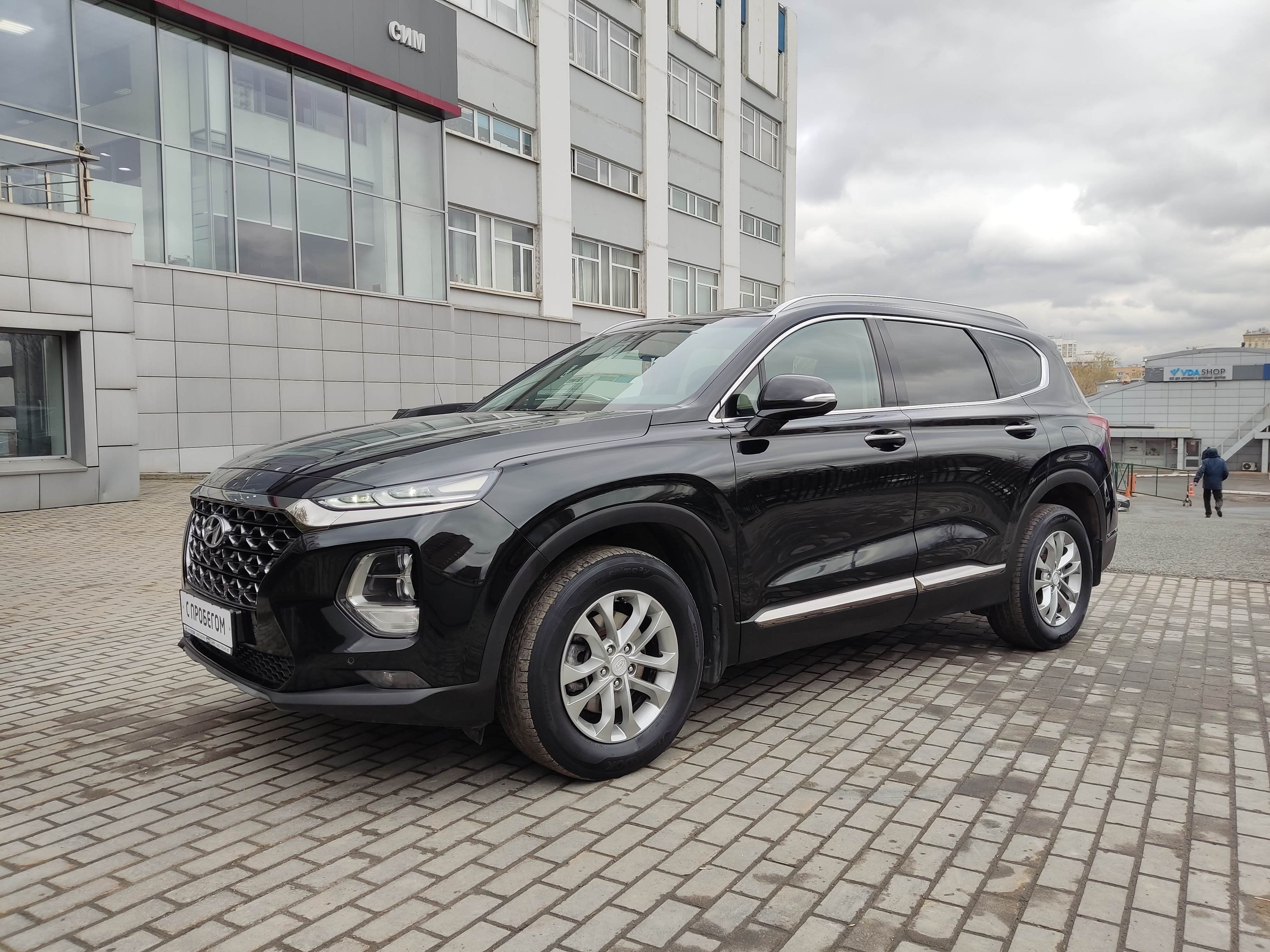 черный Hyundai Santa Fe 2.4 AT (188 л.с.) 4WD 2020