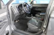 серый Mitsubishi Outlander 2.4 CVT (167 л.с.) 4WD 2018 фото 11