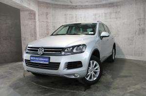 Серебряный Volkswagen Touareg 3.6 AT (280 л.с.) 4WD 2010