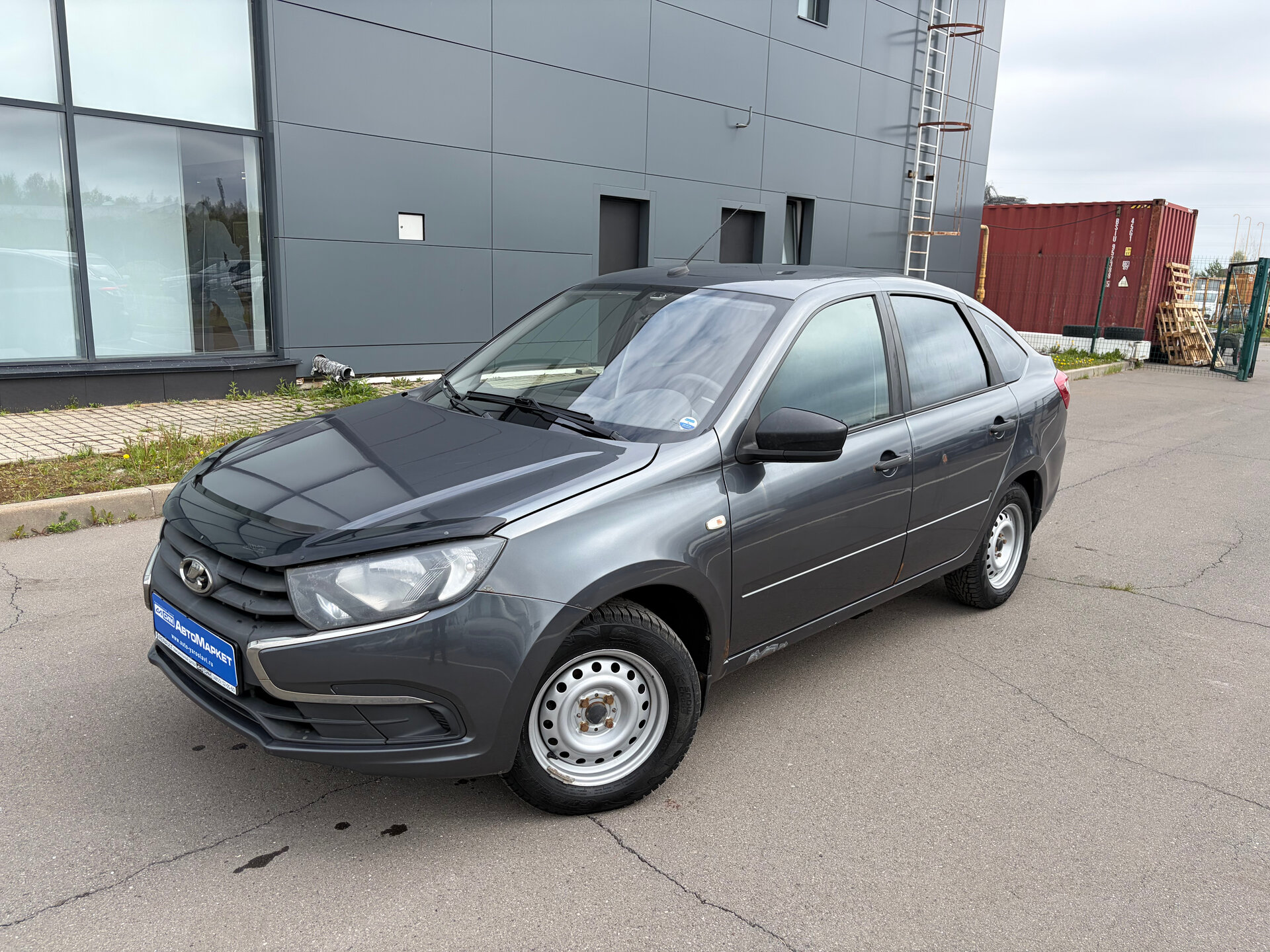 Серый Lada (ВАЗ) Granta 1.6 MT (87 л.с.) 2018