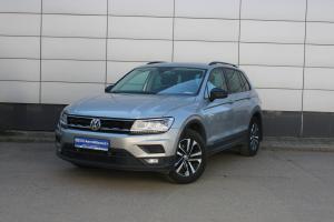 Серебряный Volkswagen Tiguan 1.4 AMT (150 л.с.) 4WD 2020