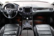 Серебряный Volkswagen Touareg 3.6 AT (280 л.с.) 4WD 2010 фото 8