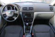 Серый Skoda Yeti 1.2 MT (105 л.с.) 2012 фото 8