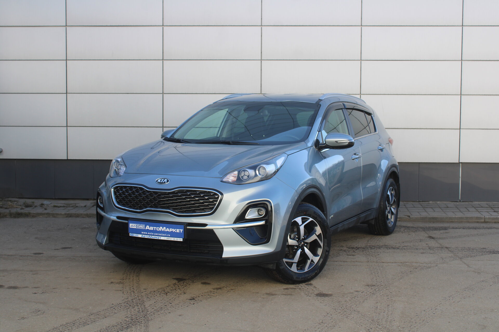 Серебряный Kia Sportage, IV Рестайлинг 2.0 AT (150 л.с.) 4WD 2020