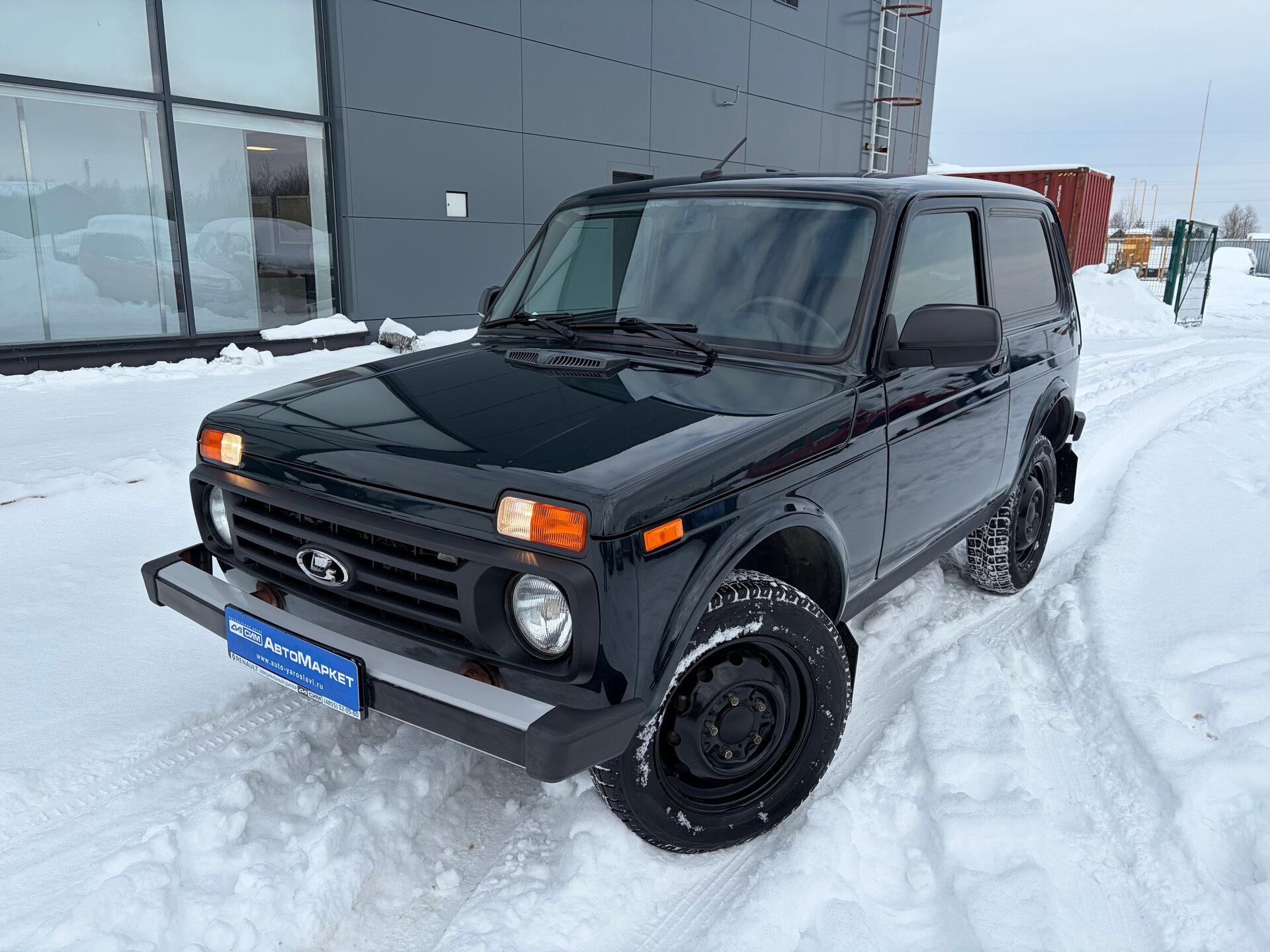 Зеленый Lada (ВАЗ) Niva Legend 1.7 MT (83 л.с.) 4WD 2023