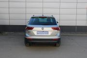 Серебряный Volkswagen Tiguan 1.4 AMT (150 л.с.) 4WD 2020 фото 6