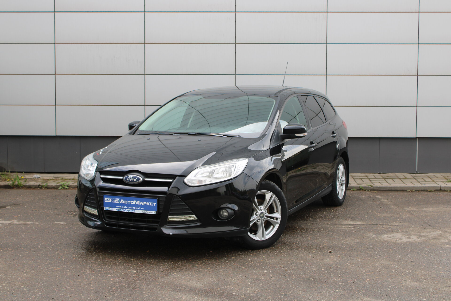 Черный Ford Focus 1.6 MT (105 л.с.) 2014