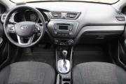 Серый Kia Rio 4-speed 1.6 AT (123 л.с.) 2012 фото 8