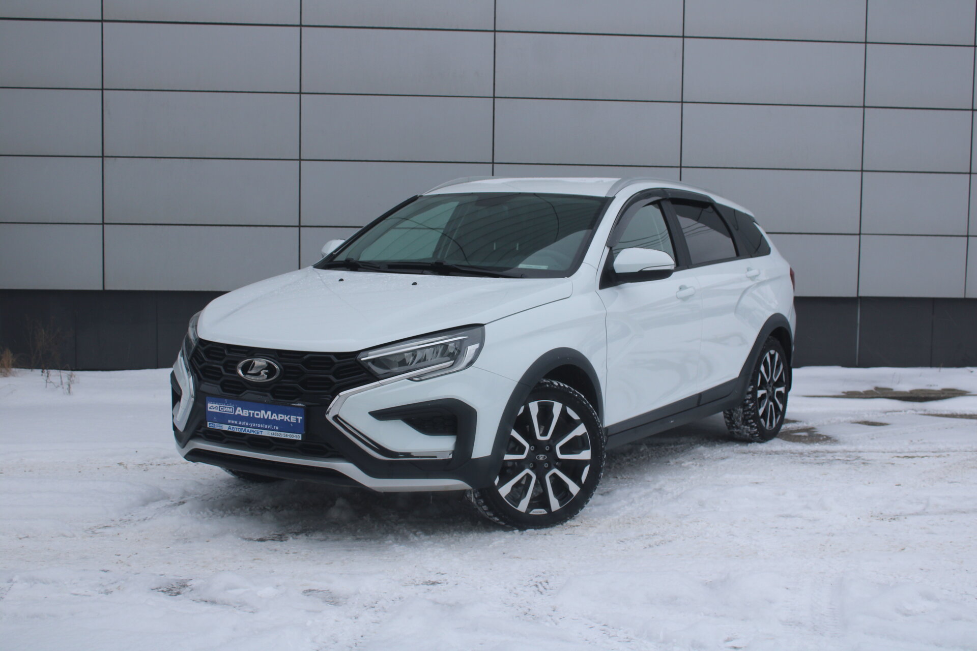 Белый Lada (ВАЗ) Vesta SW Cross 1.8 CVT (122 л.с.) 2024