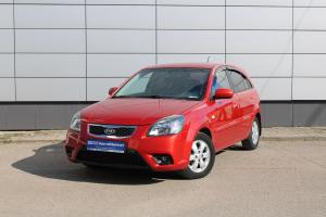 Красный Kia Rio, II Рестайлинг 1.4 AT (95 л.с.) 2011