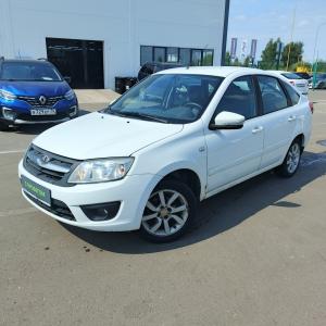 Белый Lada (ВАЗ) Granta 1.6 MT (106 л.с.) 2015