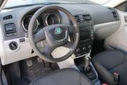Серый Skoda Yeti 1.2 MT (105 л.с.) 2012 фото 9