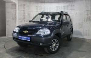 Синий Chevrolet Niva 1.7 MT (80 л.с.) 4WD 2015