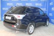 черный Mitsubishi Outlander 2.0 CVT (146 л.с.) 4WD 2013 фото 6