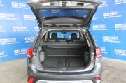 серый Mitsubishi Outlander 2.4 CVT (167 л.с.) 4WD 2018 фото 9