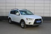 Белый Mitsubishi Outlander 2.0 CVT (147 л.с.) 2010 фото 2