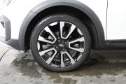 Белый Lada (ВАЗ) Vesta SW Cross 1.8 CVT (122 л.с.) 2024 фото 13