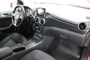 Красный Mercedes-Benz B-Класс 180 1.6 AMT (122 л.с.) 2013 фото 10