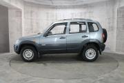 Серый Chevrolet Niva 1.7 MT (80 л.с.) 4WD 2011 фото 4