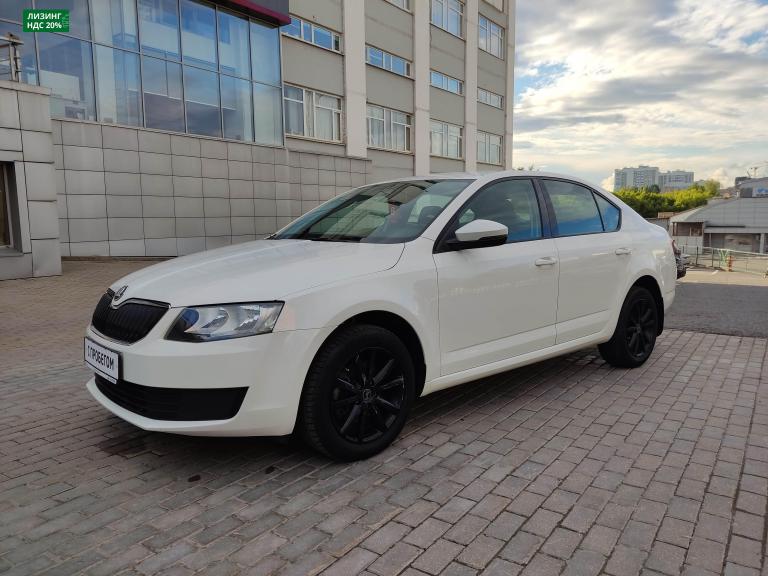 белый Skoda Octavia 1.2 MT (105 л.с.) 2013