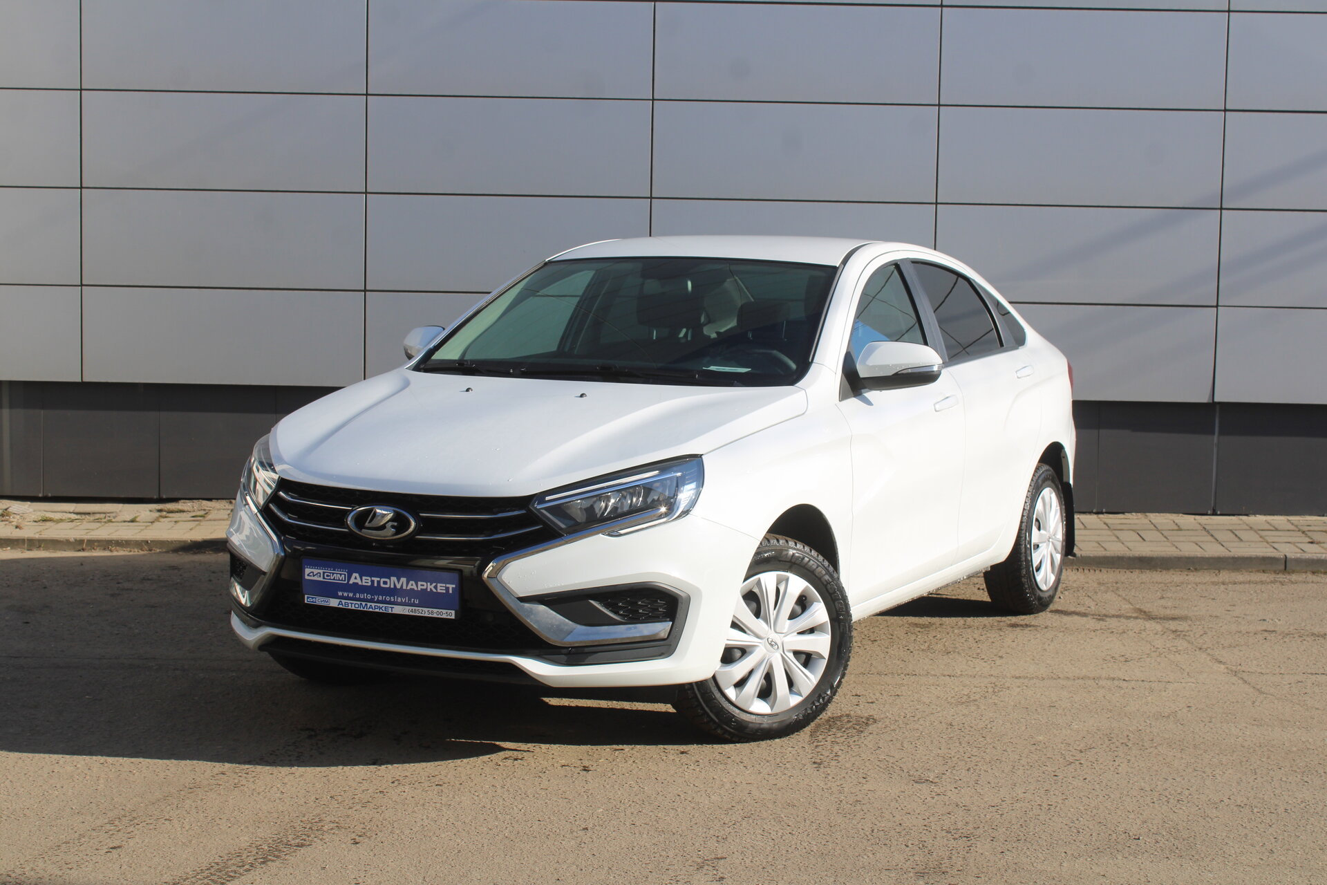 Белый Lada (ВАЗ) Vesta 1.6 MT (106 л.с.) 2023