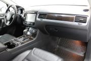 Серебряный Volkswagen Touareg 3.6 AT (280 л.с.) 4WD 2010 фото 10