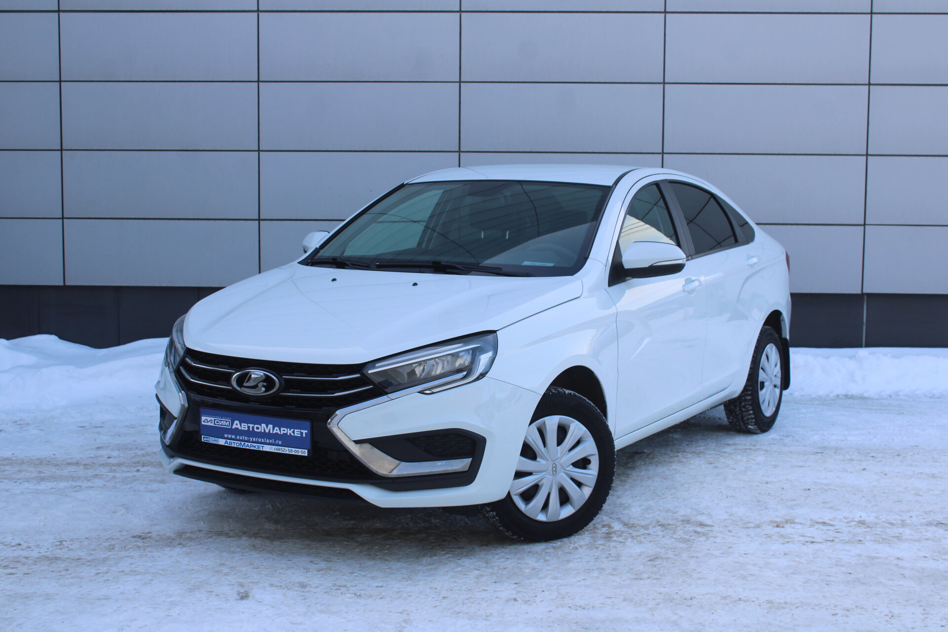 Белый Lada (ВАЗ) Vesta 1.6 MT (106 л.с.) 2023