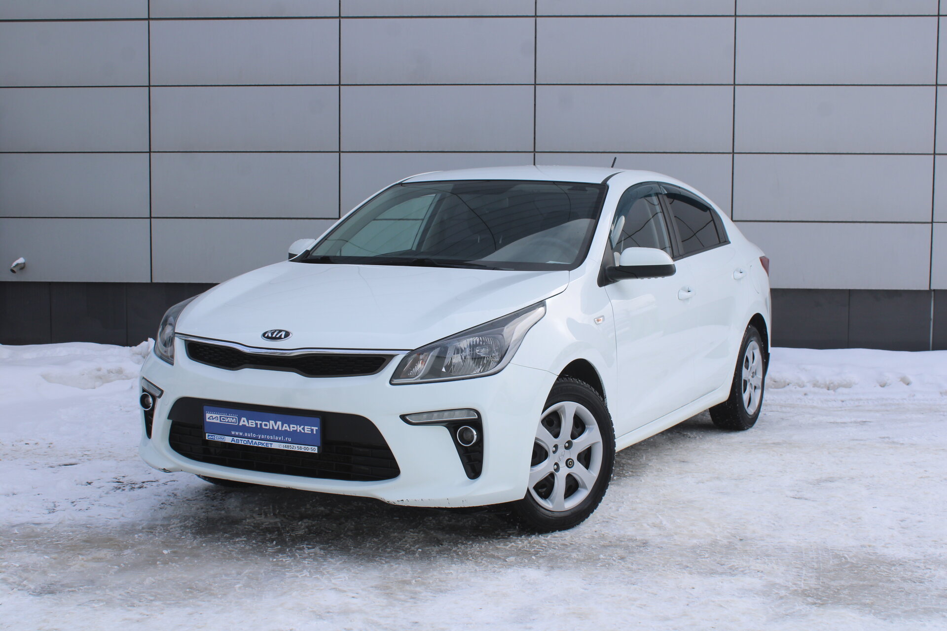 Белый Kia Rio, IV 1.6 AT (123 л.с.) 2018