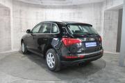 Черный Audi Q5 2.0d AMT (170 л.с.) 4WD 2011 фото 7